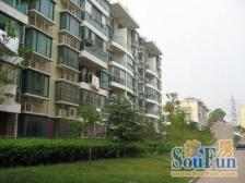 05年电梯商品房,飞机三房两厅两卫,近地铁,满五年