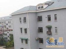 一楼带天井,阳光房已搭,小区正花园位置,随时可看,诚心售卖。