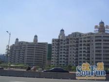 2014年次新,一梯两户飞机户型,三个阳台正对花园