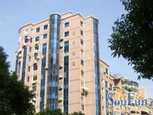 三开间朝南、大面宽、视野好、中间位置、西边套。