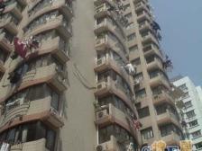 电梯房,主卧朝南,繁华地段,精装好房