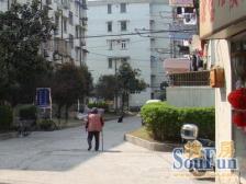 精装电梯两房 近地铁 总价低 花园位置 邻近卖场和医院