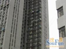 电梯房,主卧朝南,交通便利,环境优美,精装修