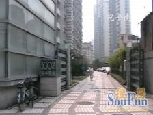 近地铁,房型正气,精装修,独立电梯,主卧朝南,小区中心位置,配套完善