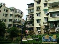 凤城五村新上,公房天花板,朝南大开间,利用面积大