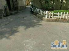 朝南一室岚皋路百米交通方便看房方便