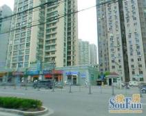 两房朝南 户型方正,位置安静,一梯两户