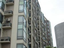 百万装潢 一楼带院子 带产权车位 业主诚意出售