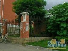 此房满五不V一,南北通透,房型正气。交通便利。