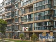 小区C位+非底楼+精装带地暖+南边通+采光充足+有钥匙