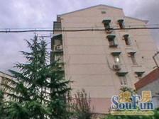 新上东边套全明的两房,户型正,小区安静