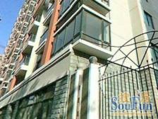 此房满五年不为一,楼层是电梯房的高区,