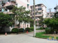 低楼层 带小院 模范小区 环境好 生活方便 近徐家汇