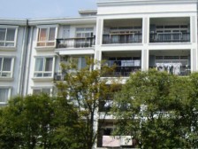 满五年,户型好,两房朝南一房朝北,全明,诚意出售。