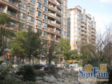 业主置换诚心出售 满五V一 小区C位