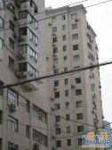此房在中间楼层,全明户型,满五年唯一看房方便