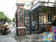 业主很诚意出售~可谈空间大~看房方便~