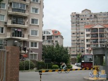 老业主全权委托,新挂牌,电梯高区景观一房,看房有钥匙,诚心售