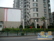 东方城市公寓高区朝南户型景观房,2007年房龄新,价格好谈