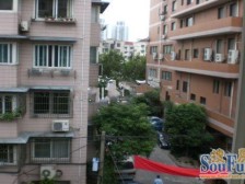 东边套,三阳台,99年纯商品房,一梯两户。