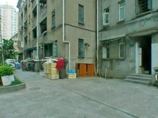 徐家汇低楼层大一房,适宜老人居住