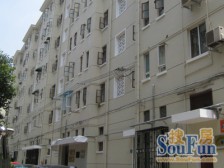 满五年,94年,精装修,户数少。看房方便,离地铁口近