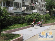 地铁口电梯一房,配套完善,生活便利