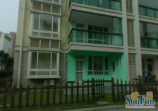 地铁口新上精装2房带家具拎包住+30平露台+带产权车位
