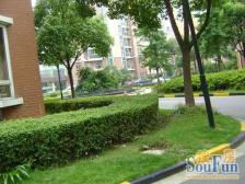 地铁口精装复式,采光充足位置很好