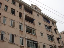 双南大两房,中间楼层,业主诚心出售,看房有钥匙