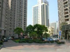 别墅旁 带B1产权车位 全明户型 装修好 诚售