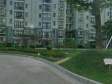 一楼带大花园,无遮挡,阳光充足,朝南大客厅,户型好