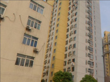 小区中心位置,中式风格,主卧朝南,采光充足