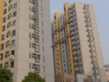 卫生间全明,大开间,品质小区,小区入口附近