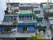 离地铁200米的小两房!南北通透!视野无遮挡!