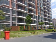 房龄是06年小区,正气三房,得房高,全明户型