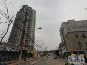 小区景观位置,卫生间全明,主卧朝南,小区中心位置