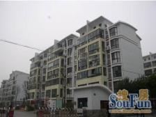 南北三房,前面采光无遮挡户型正气,看房方便.位置好