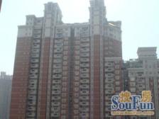 江苏路2号线300米花园小区,大平层4房,产权车位一个