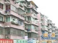 此房属于一室一厅格局,带有院子,实际使用空间大