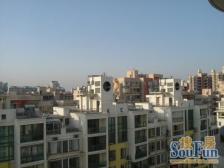 新上!顶楼复式。带产权车位。小区C位,