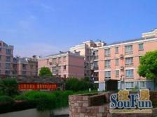 一梯两户,大两房,交通便利,居家装修,诚意出售