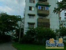 梅陇五村一室一厅可以做两个房间 很好的位置 带花园