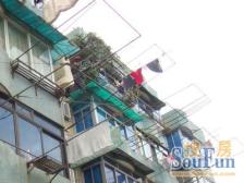 中 环 旁 边 近 地 铁 楼 层 好 位 置 佳 花园边上