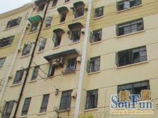 非顶楼,采光好,视野开阔,可拎包入住,满二