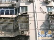 精装修 送阁楼 四房两厅 看房方便 户型方正.