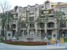 业主出国诚售,价格可谈,自主精装,带地下车位