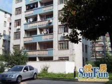 近20万装修,软硬装全送,小区大花园位置,看房有钥匙,低楼层