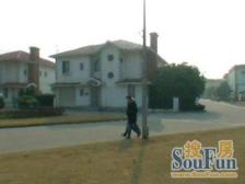 业主诚售,满五唯Y,三开间朝南,带院子,外销房品质