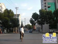 三元一村 楼下地铁口 三室两厅两卫户型 大客厅 诚售